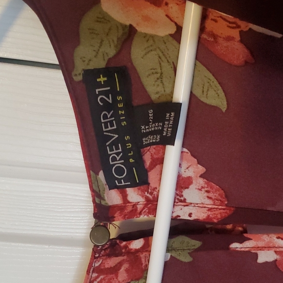 Forever 21 Plus Short Romper - Picture 3 of 3